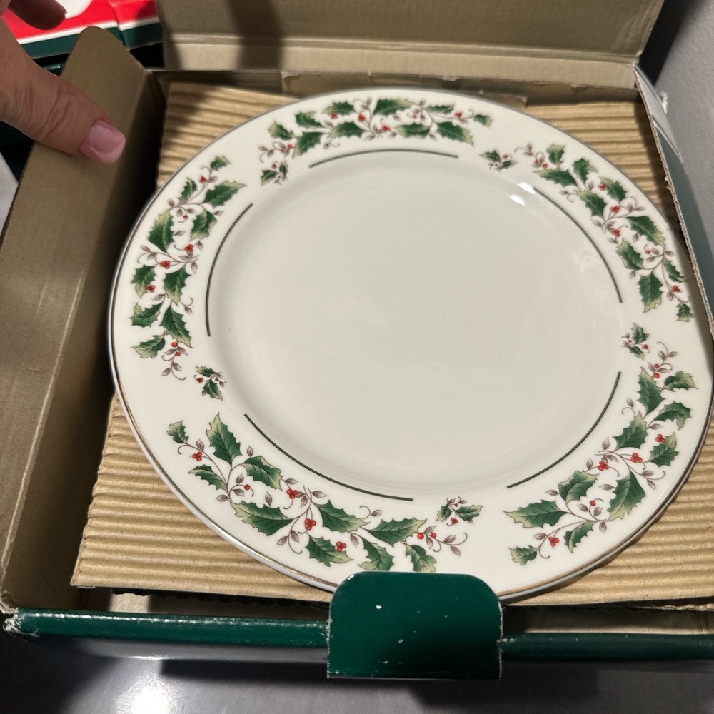 Festive Holly Pattern Salad Plates- qty 4